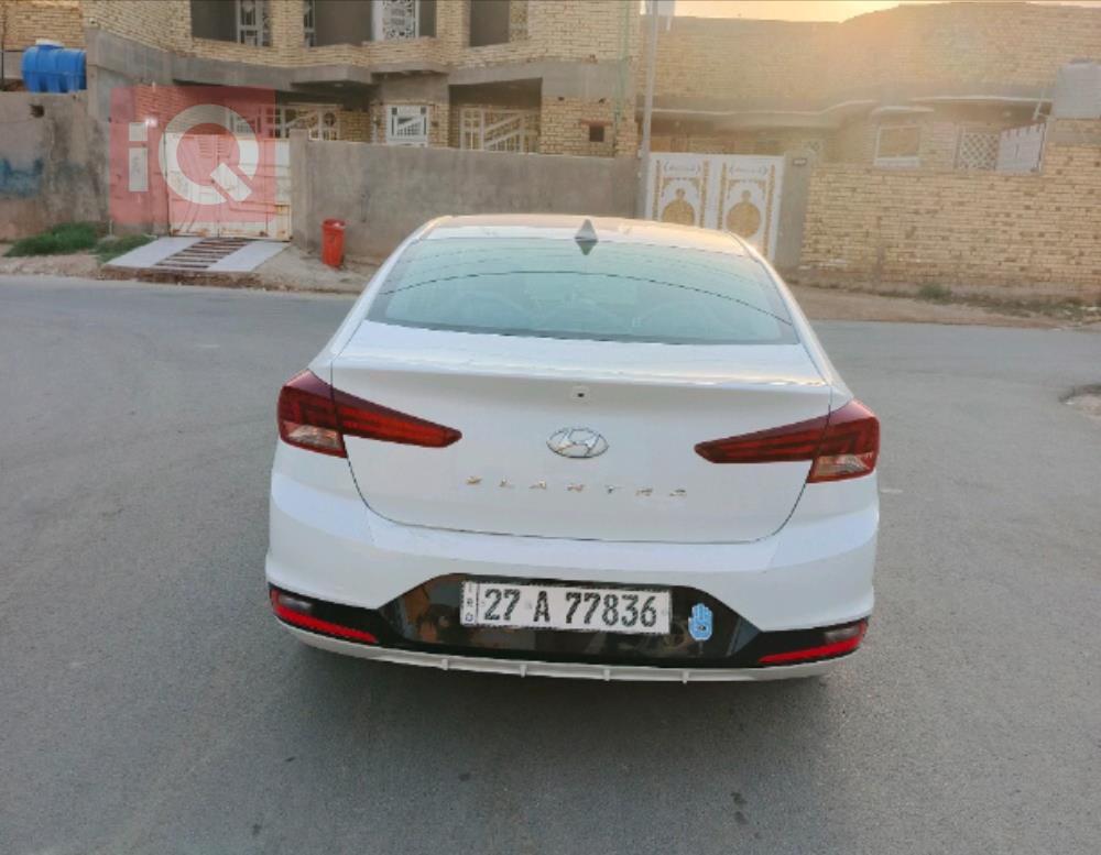 هیوندای ئەلەنترا